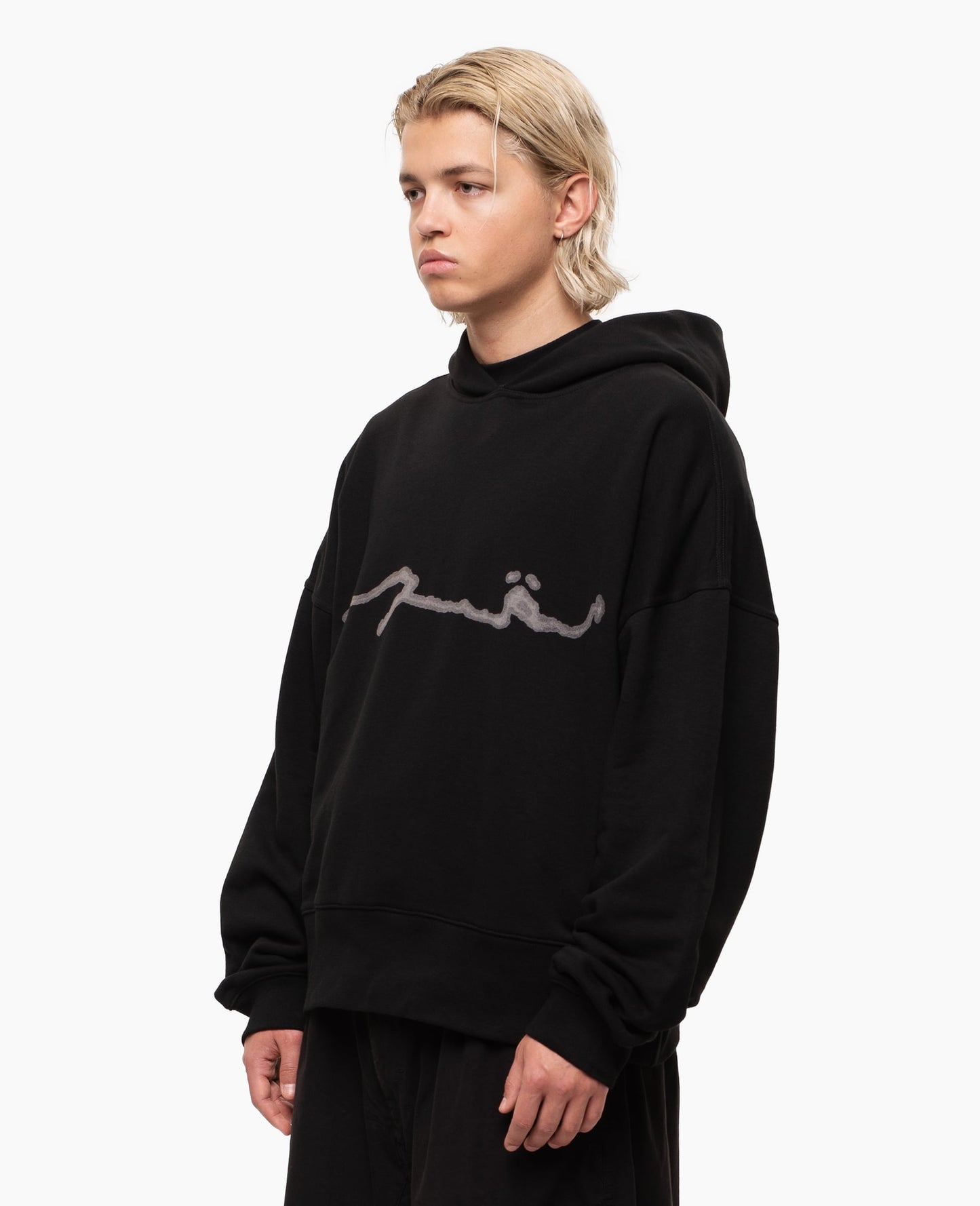 re signed hoodie - black